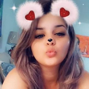 Meet your Posher, Camila